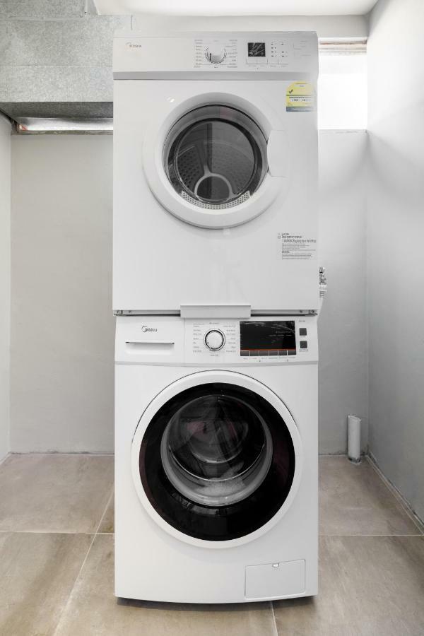 Circular House 2* Singapura